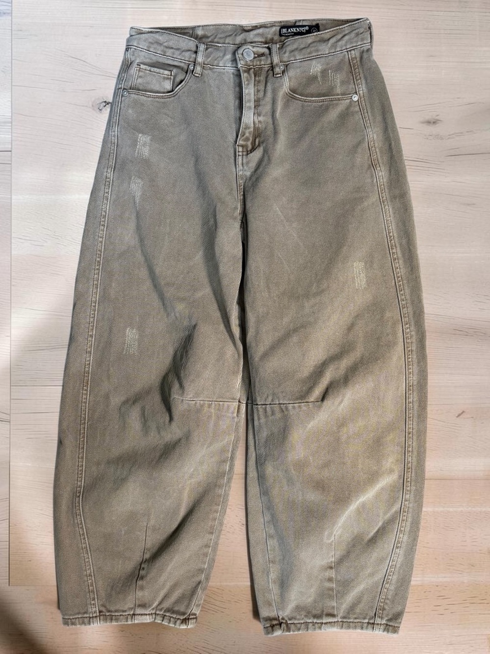 BLANK NYC Barrel Leg Jeans Sz 27 The Bowery Distressed Pants High Rise Darted